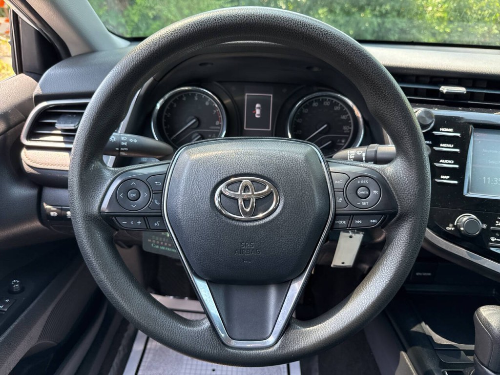 2019 Toyota Camry Image 18