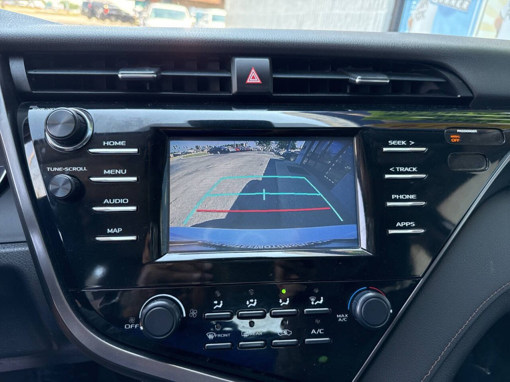 2019 Toyota Camry Image 22
