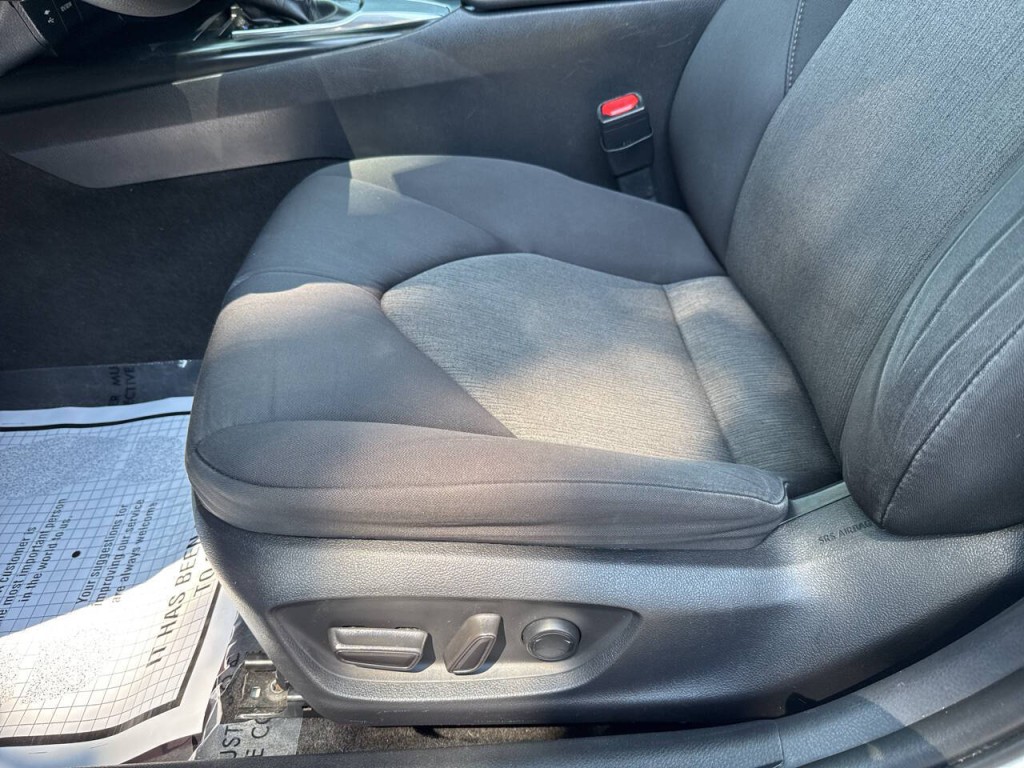 2019 Toyota Camry Image 26