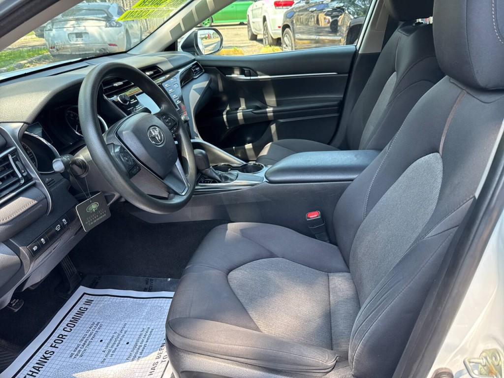 2019 Toyota Camry Image 27
