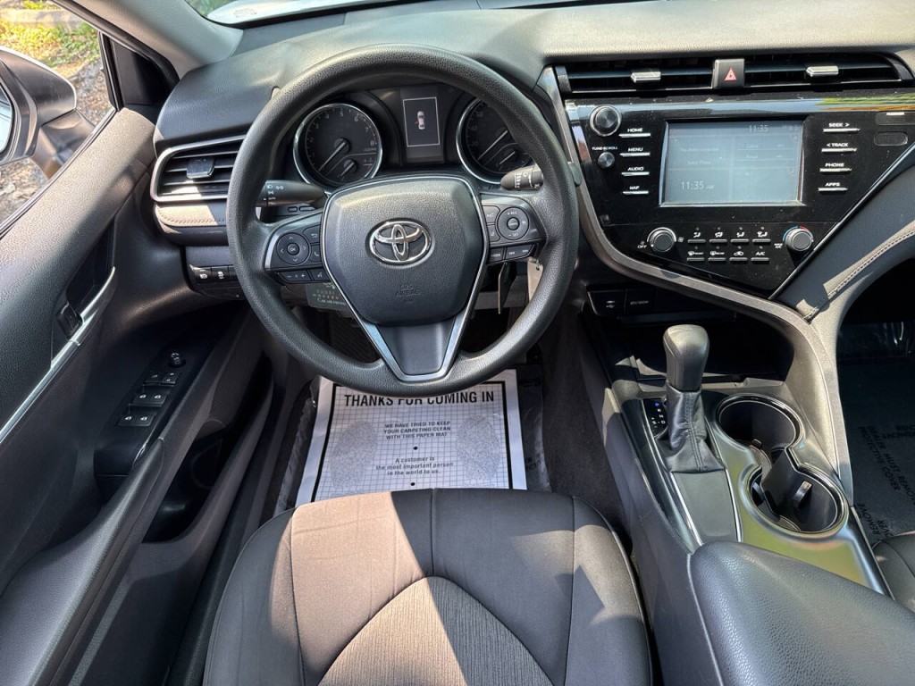2019 Toyota Camry Image 28