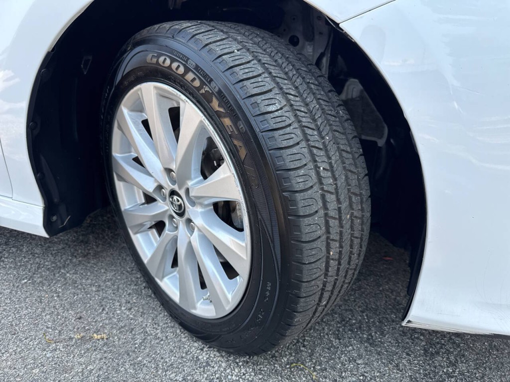 2019 Toyota Camry Image 43