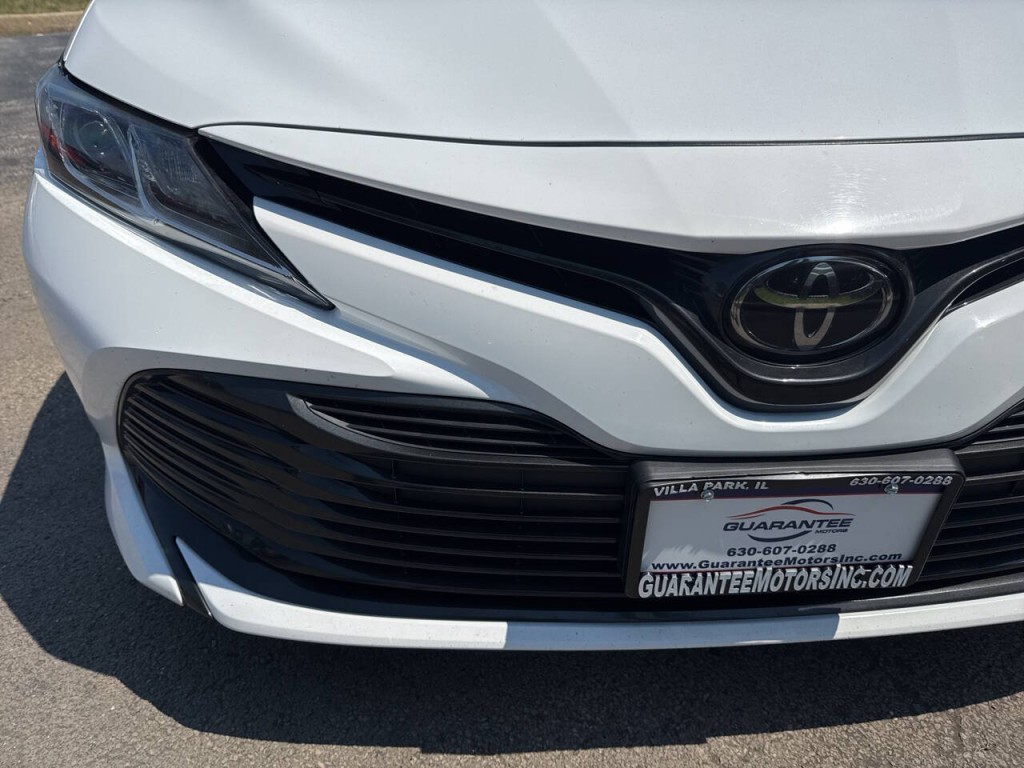 2019 Toyota Camry Image 8