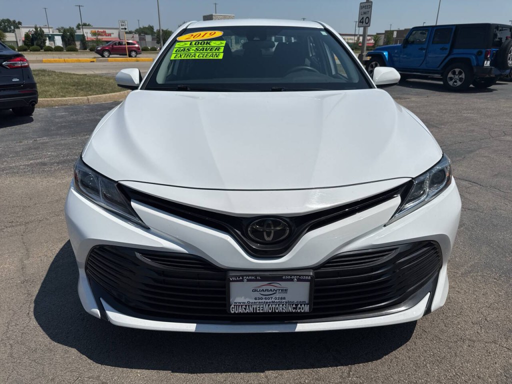 2019 Toyota Camry Image 10