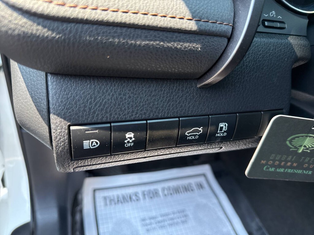 2019 Toyota Camry Image 18