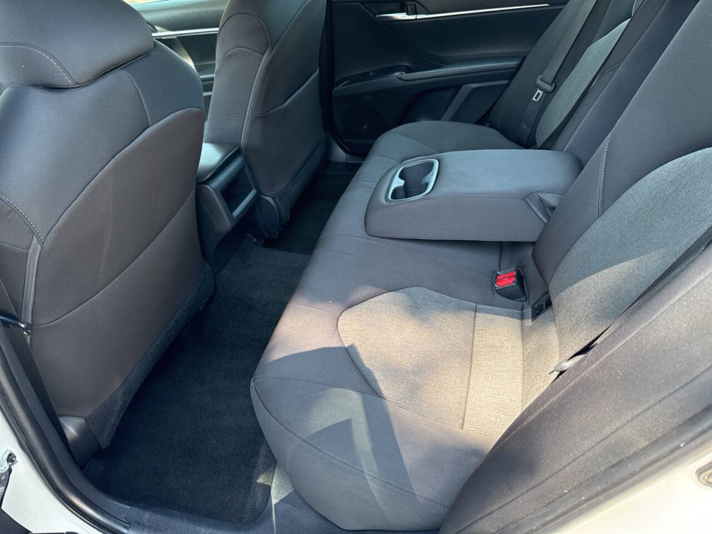 2019 Toyota Camry Image 35