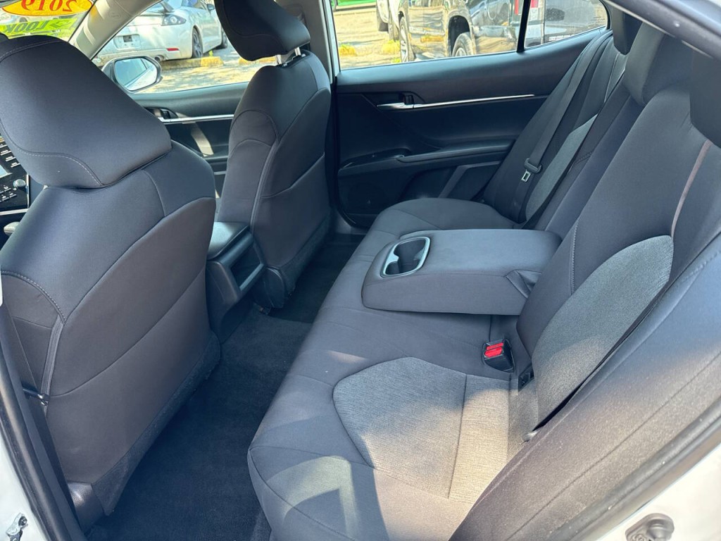 2019 Toyota Camry Image 36