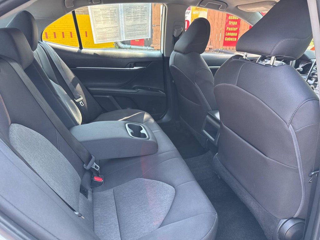 2019 Toyota Camry Image 38