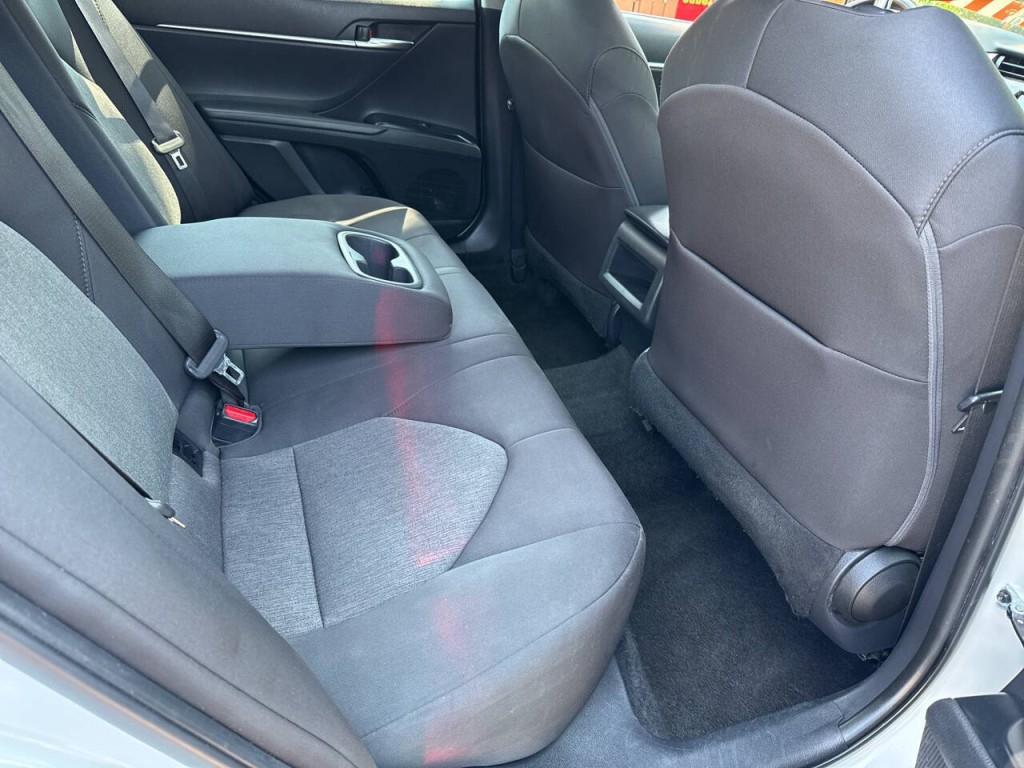 2019 Toyota Camry Image 40