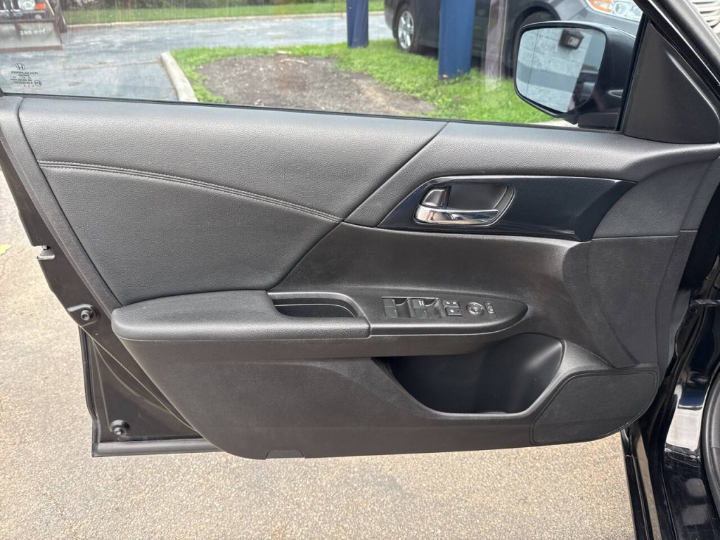 2014 Honda Accord Image 18