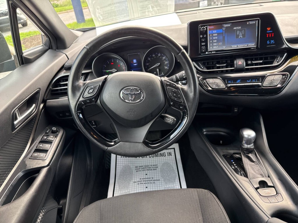 2018 Toyota C-HR Image 22