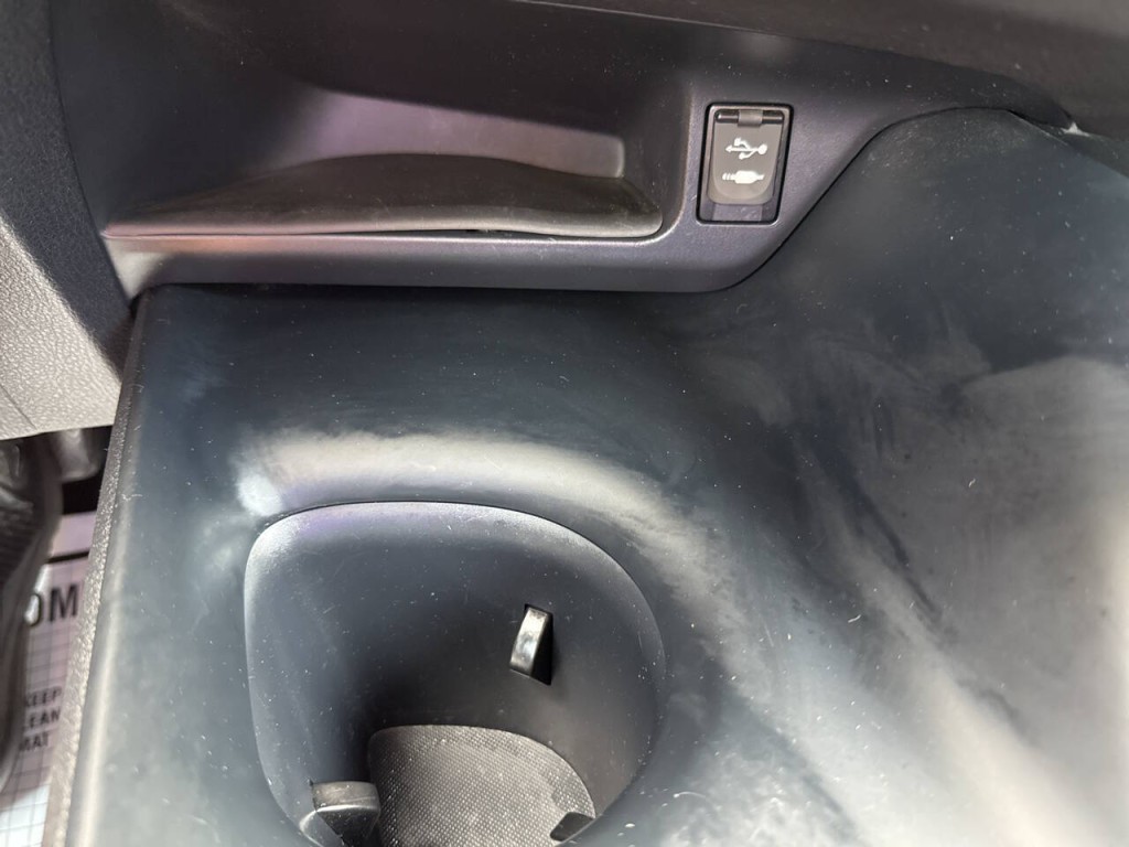 2018 Toyota C-HR Image 28