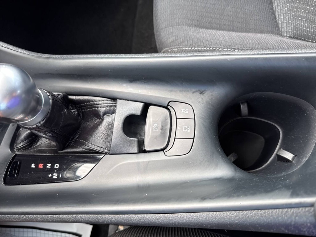 2018 Toyota C-HR Image 30