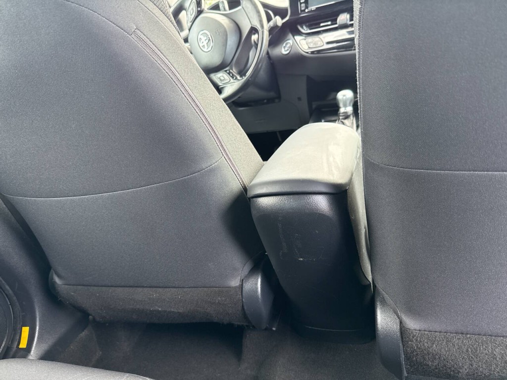 2018 Toyota C-HR Image 45