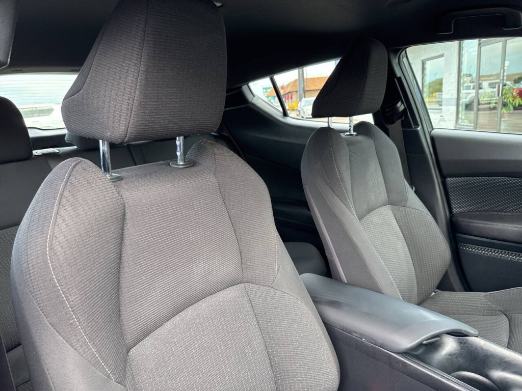 2018 Toyota C-HR Image 47