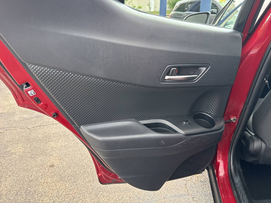 2019 Toyota C-HR Image 12