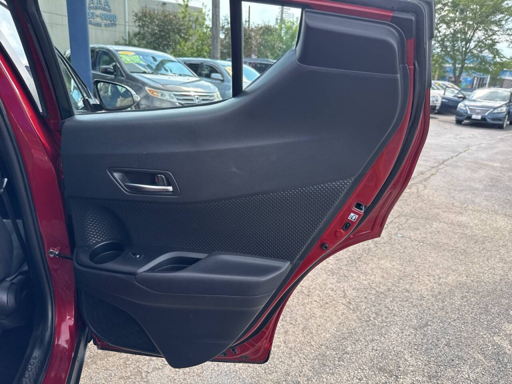 2019 Toyota C-HR Image 14