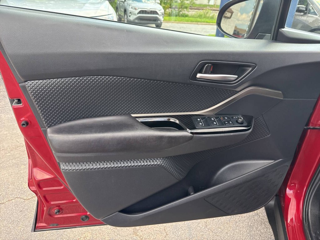 2019 Toyota C-HR Image 15