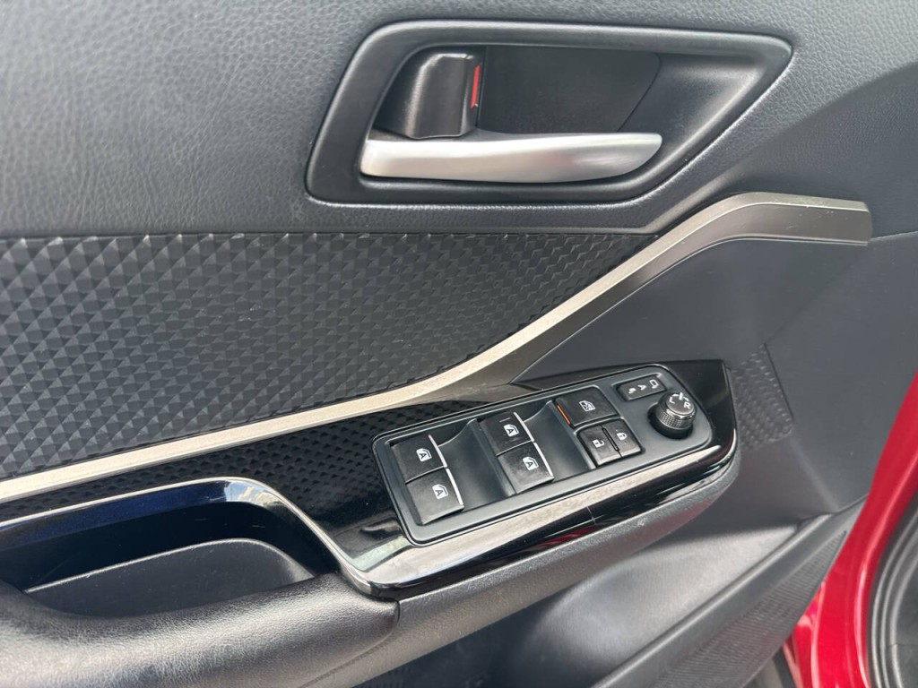 2019 Toyota C-HR Image 16