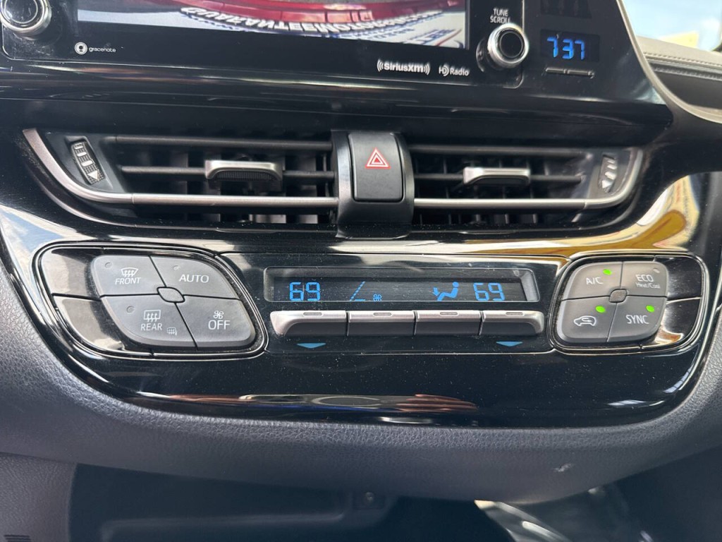 2019 Toyota C-HR Image 28
