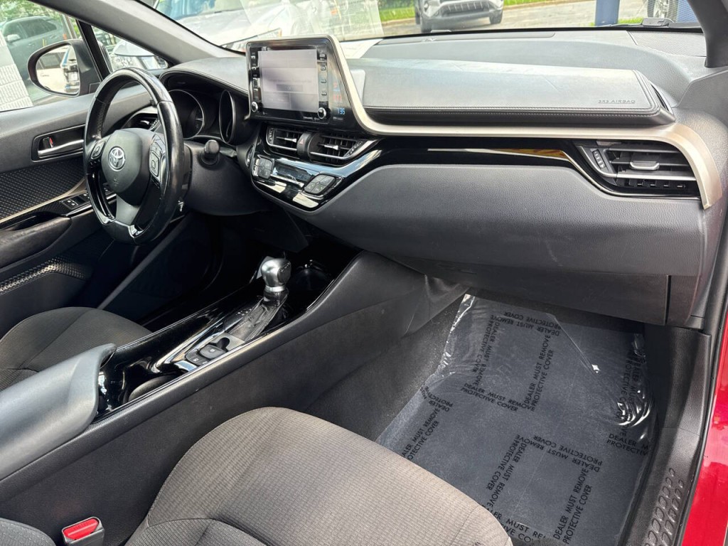 2019 Toyota C-HR Image 36