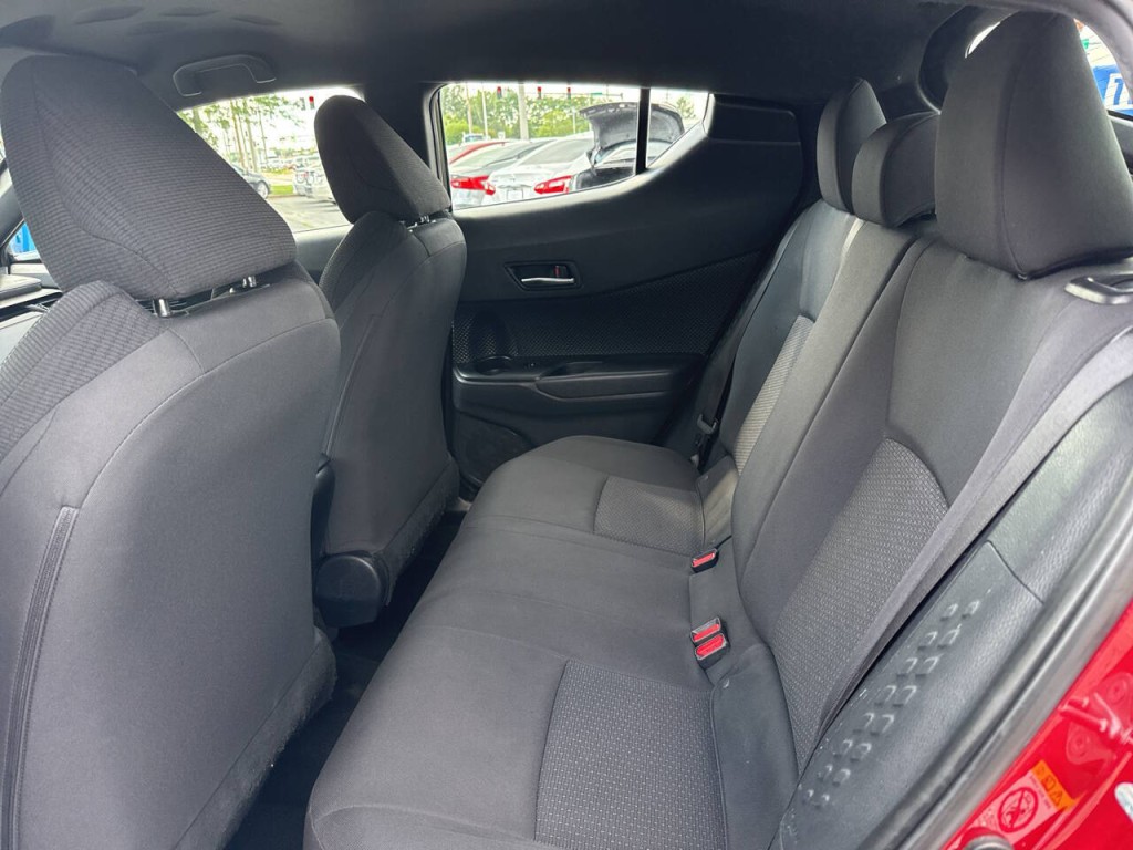 2019 Toyota C-HR Image 39
