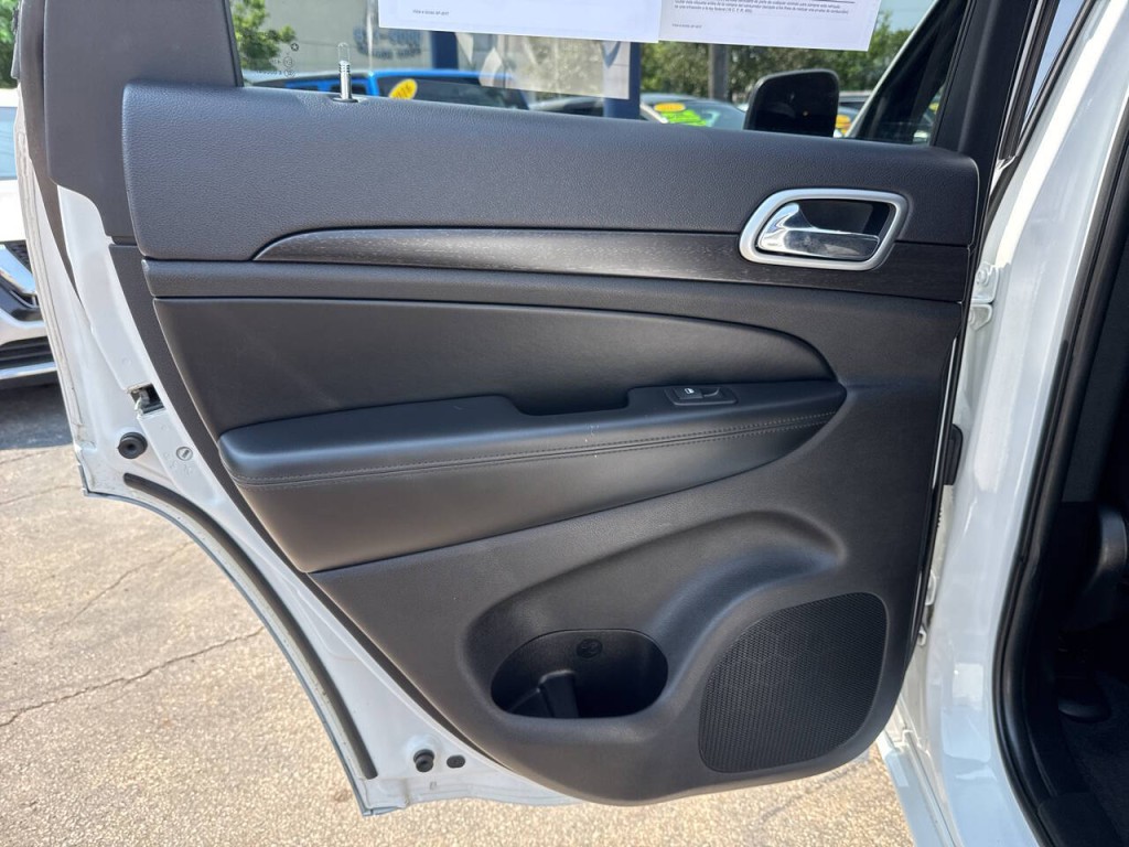 2018 Jeep Grand Cherokee Image 12