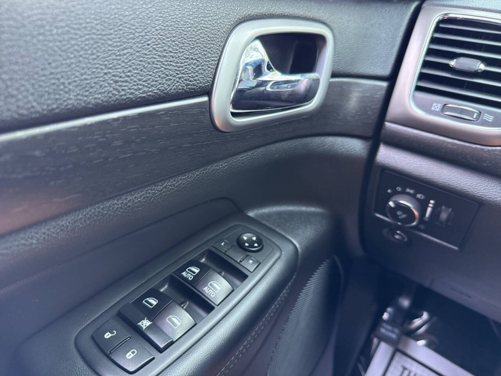 2018 Jeep Grand Cherokee Image 16