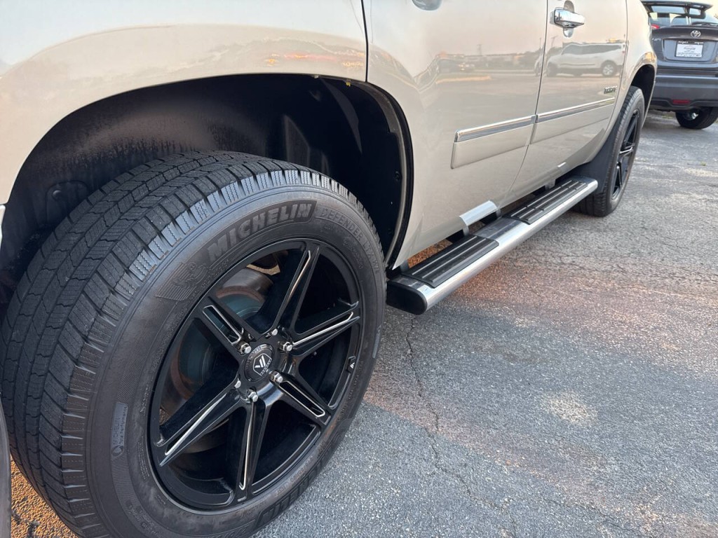 2014 Chevrolet Tahoe Image 9