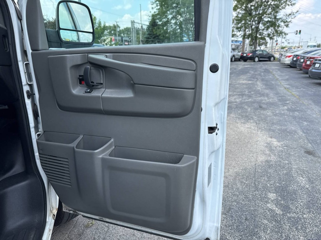 2014 Chevrolet Express Image 11