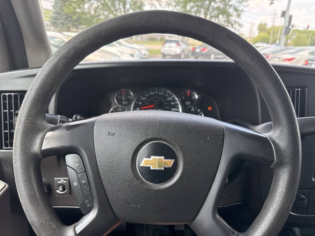 2014 Chevrolet Express Image 14