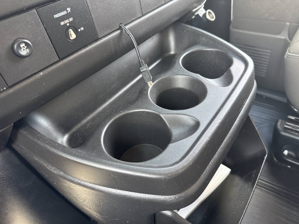 2014 Chevrolet Express Image 20