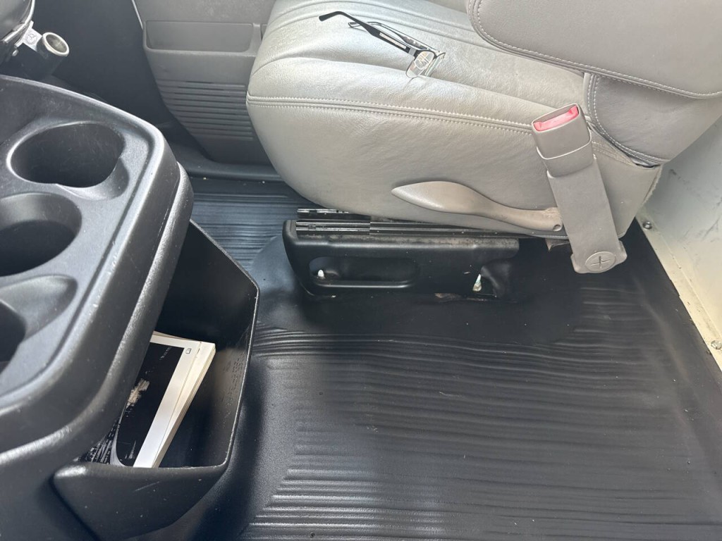 2014 Chevrolet Express Image 23