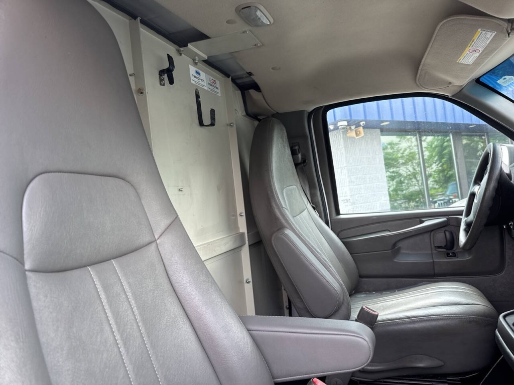2014 Chevrolet Express Image 29