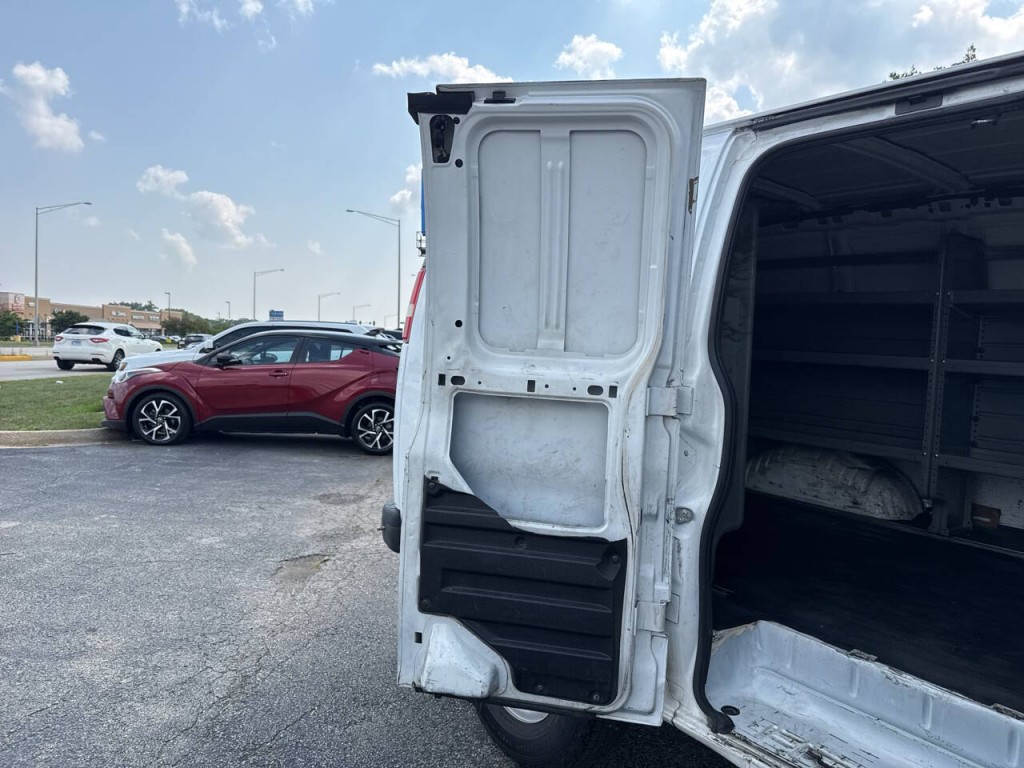 2014 Chevrolet Express Image 35