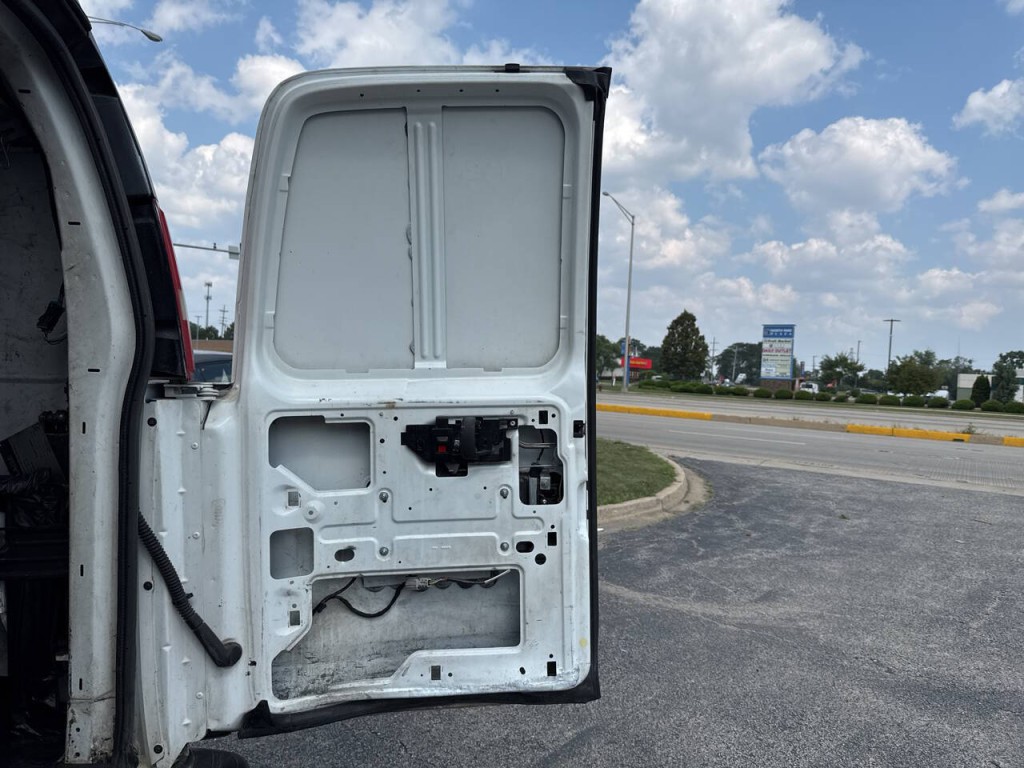 2014 Chevrolet Express Image 36