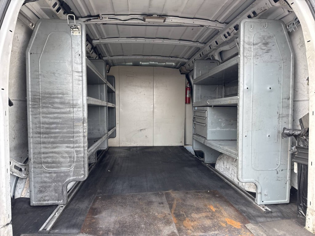 2014 Chevrolet Express Image 39