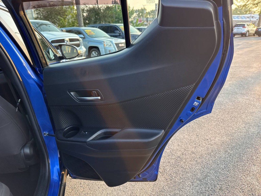 2018 Toyota C-HR Image 14