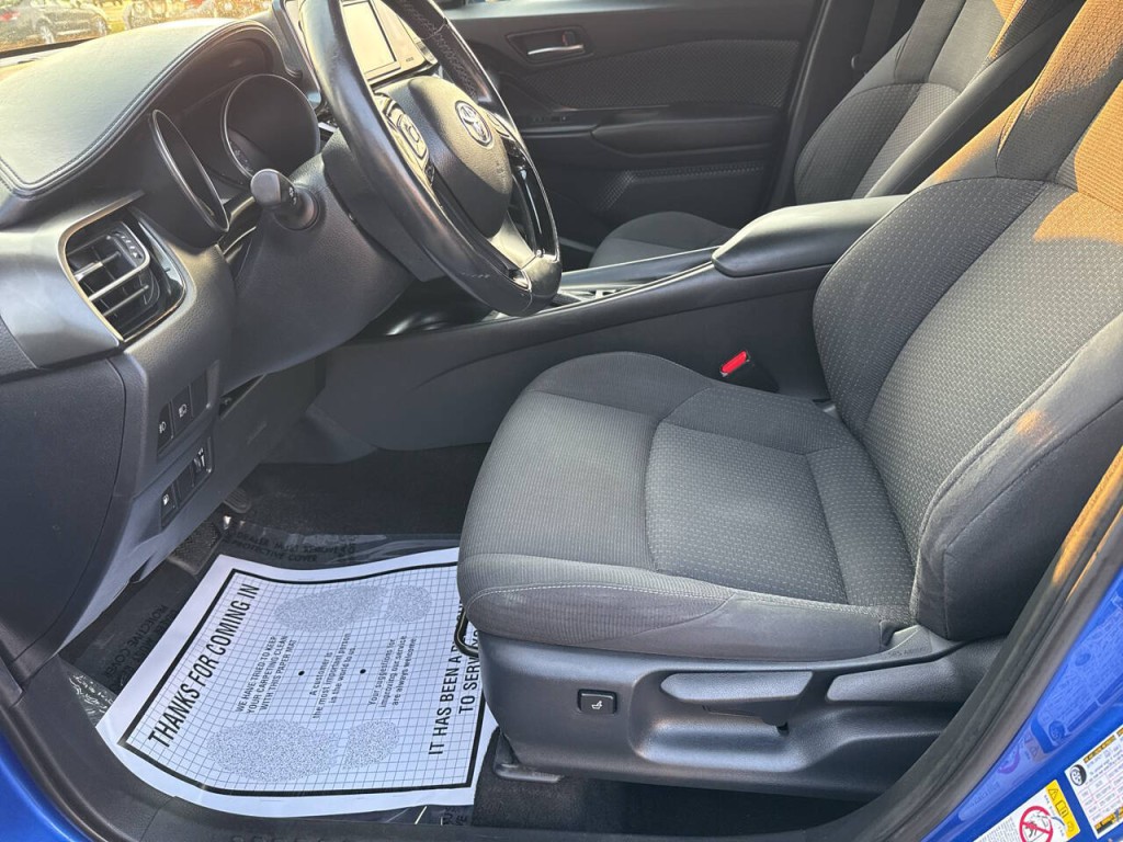 2018 Toyota C-HR Image 30