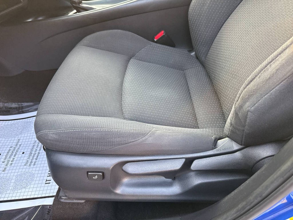 2018 Toyota C-HR Image 32