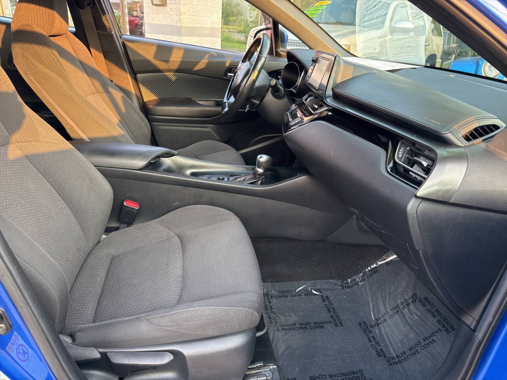 2018 Toyota C-HR Image 34