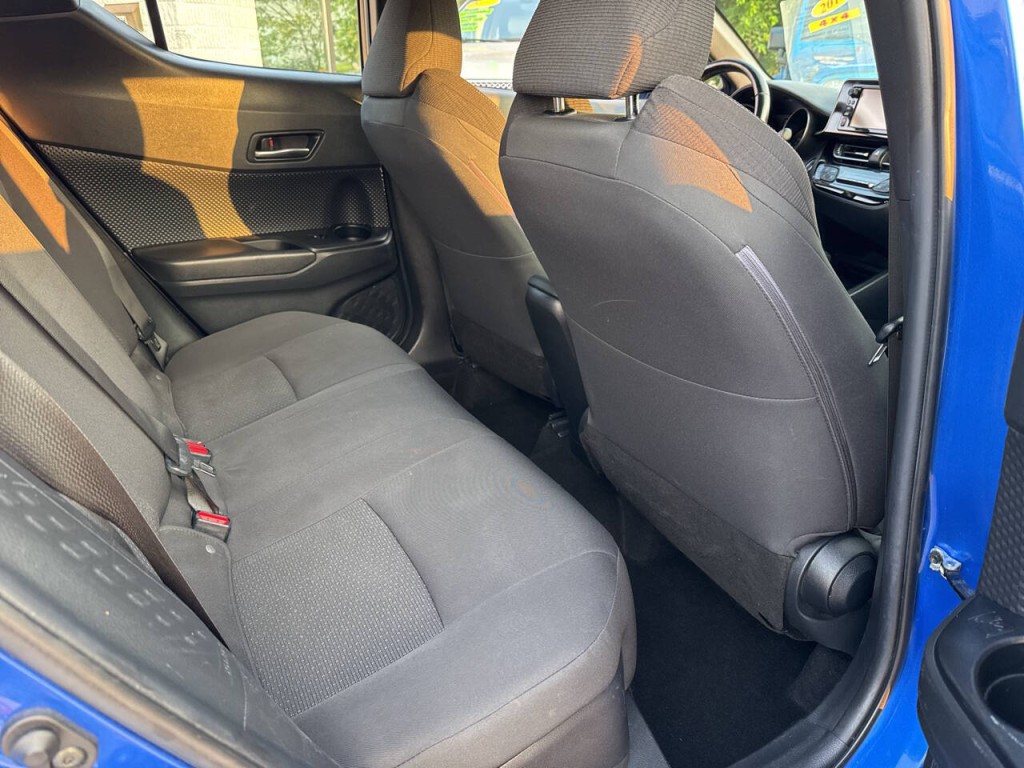 2018 Toyota C-HR Image 39
