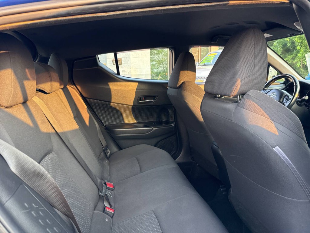 2018 Toyota C-HR Image 40