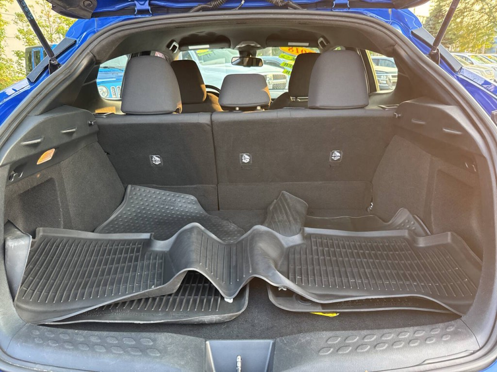 2018 Toyota C-HR Image 46