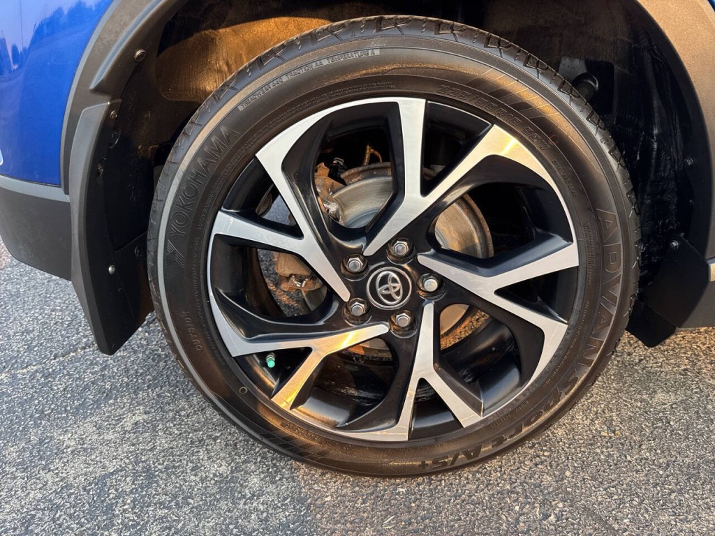 2018 Toyota C-HR Image 48