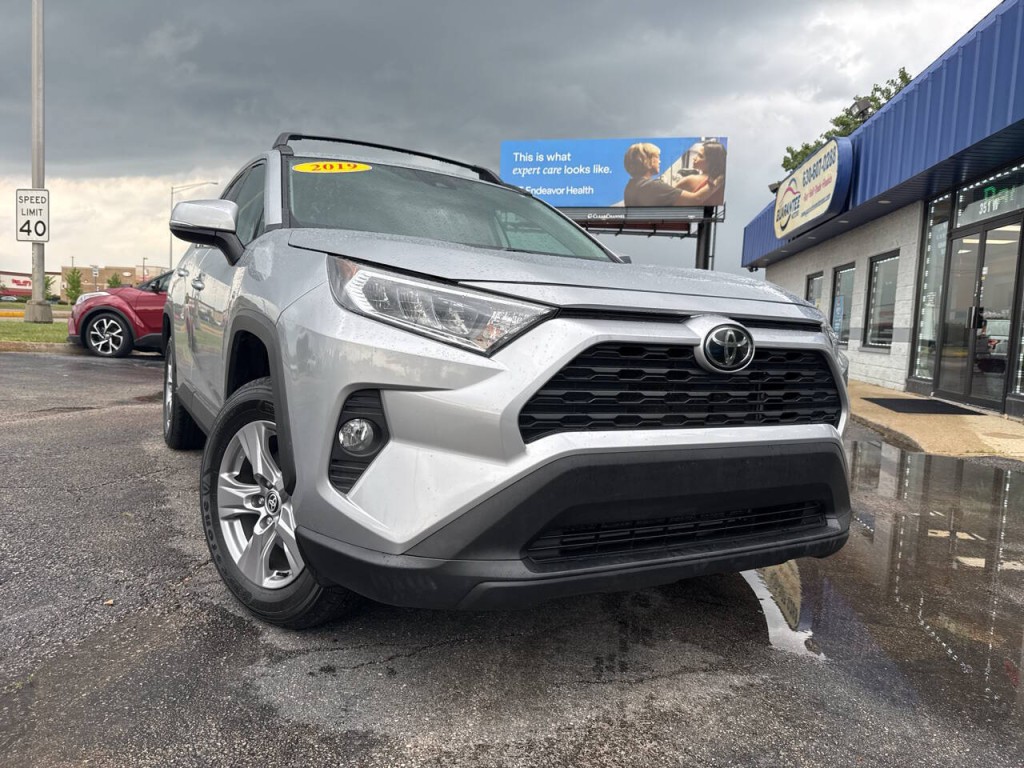 2019 Toyota Rav4 Image 2