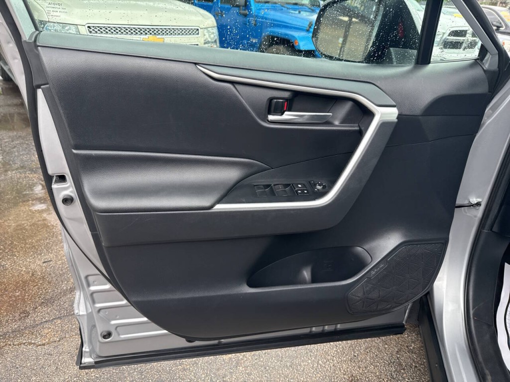 2019 Toyota Rav4 Image 13