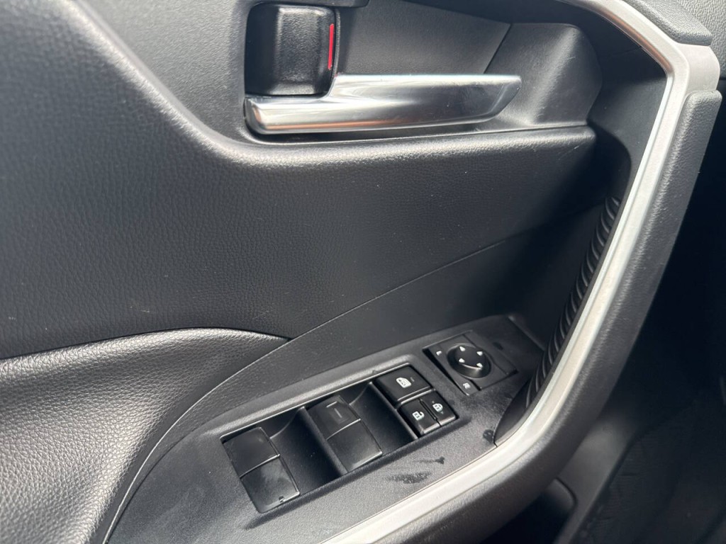 2019 Toyota Rav4 Image 18