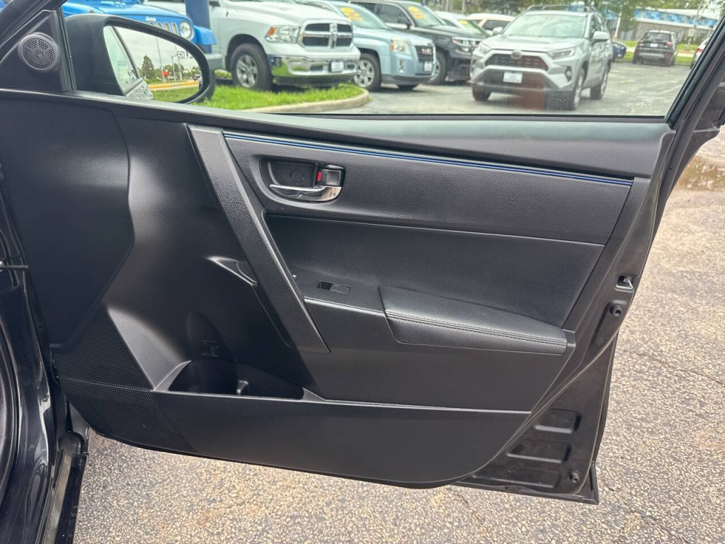 2019 Toyota Corolla Image 17