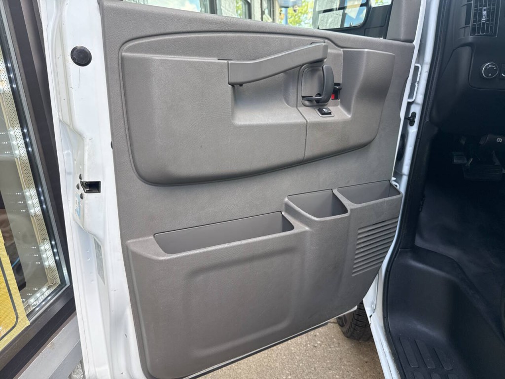2020 Chevrolet Express Image 9
